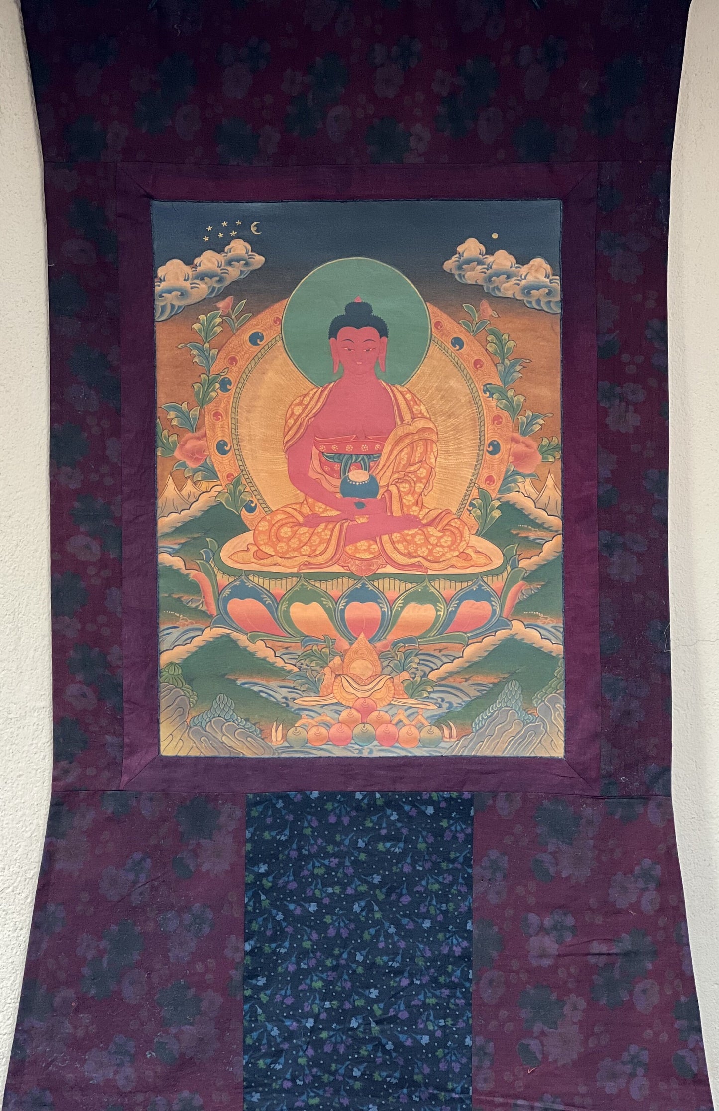 Original Hand-Painted Amitabha Buddha Old Oil-Varnished Tibetan Compassion / Meditation Thangka / Thanka Painting with Cotton Brocade